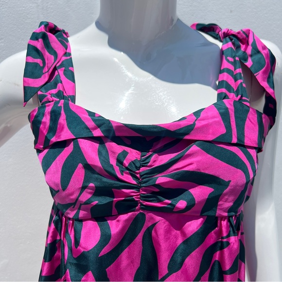 MARC JACOBS Oversize Abstract Rose Outline Babydoll Dress - Picture 4 of 15